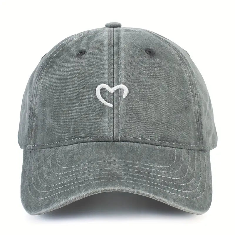 Embroidered Heart Hat | Støtt brystkreft