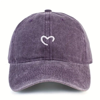 Embroidered Heart Hat | Støtt brystkreft