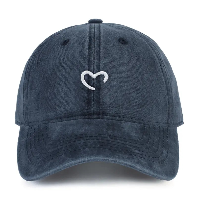 Embroidered Heart Hat | Støtt brystkreft