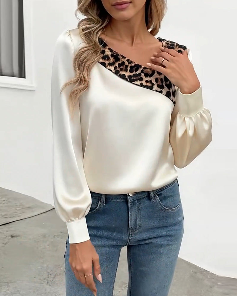 Hannaya™ - Leopardmønstret bluse med detaljer