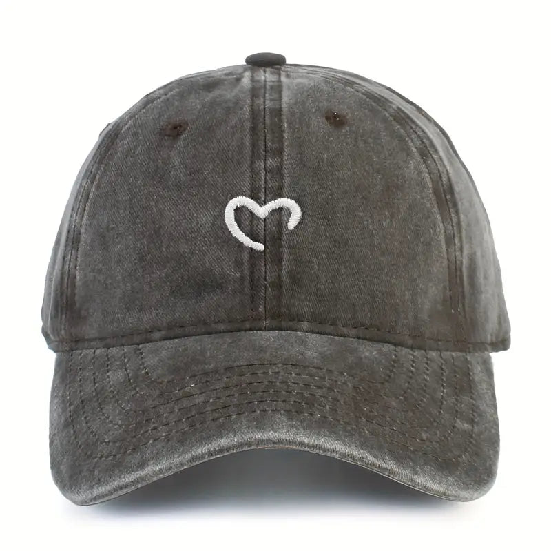 Embroidered Heart Hat | Støtt brystkreft